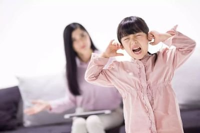青少年出现叛逆  心理应该怎么解决？